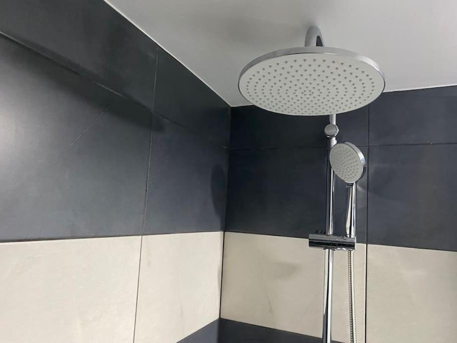 Cozy New Apartment Near The Beach Atene Esterno foto